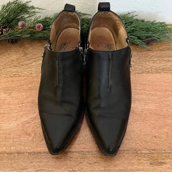 Frye Sacha Moto Shootie Black
Leather Ankle Boots Size 6.5 B - Picture 6 of 14